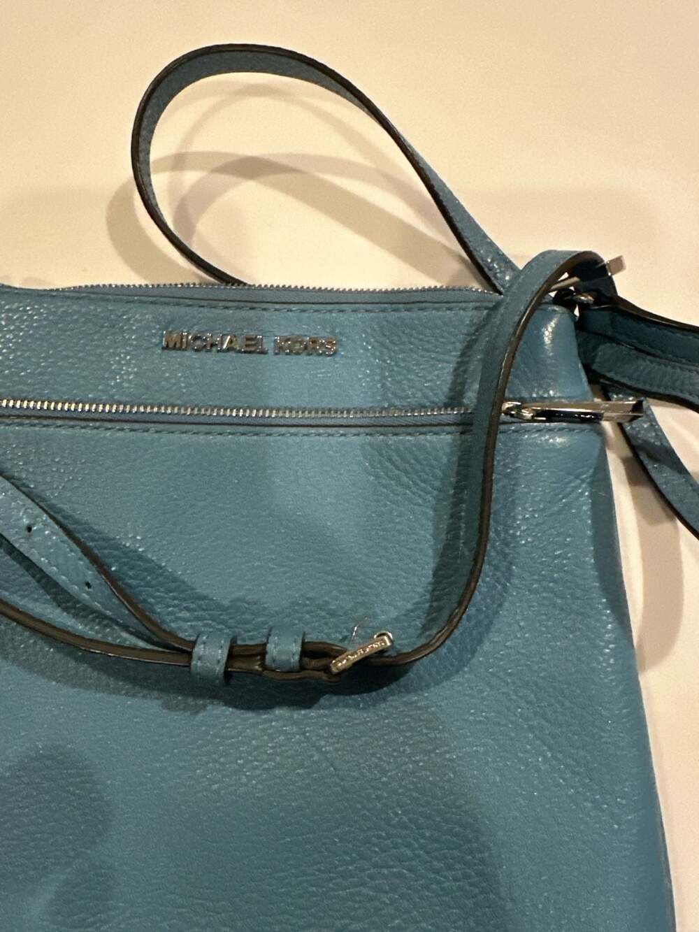 Michael Kors Riley Small Flat Crossbody Bag in Pebbled Blue Leather - Picture 4 of 5